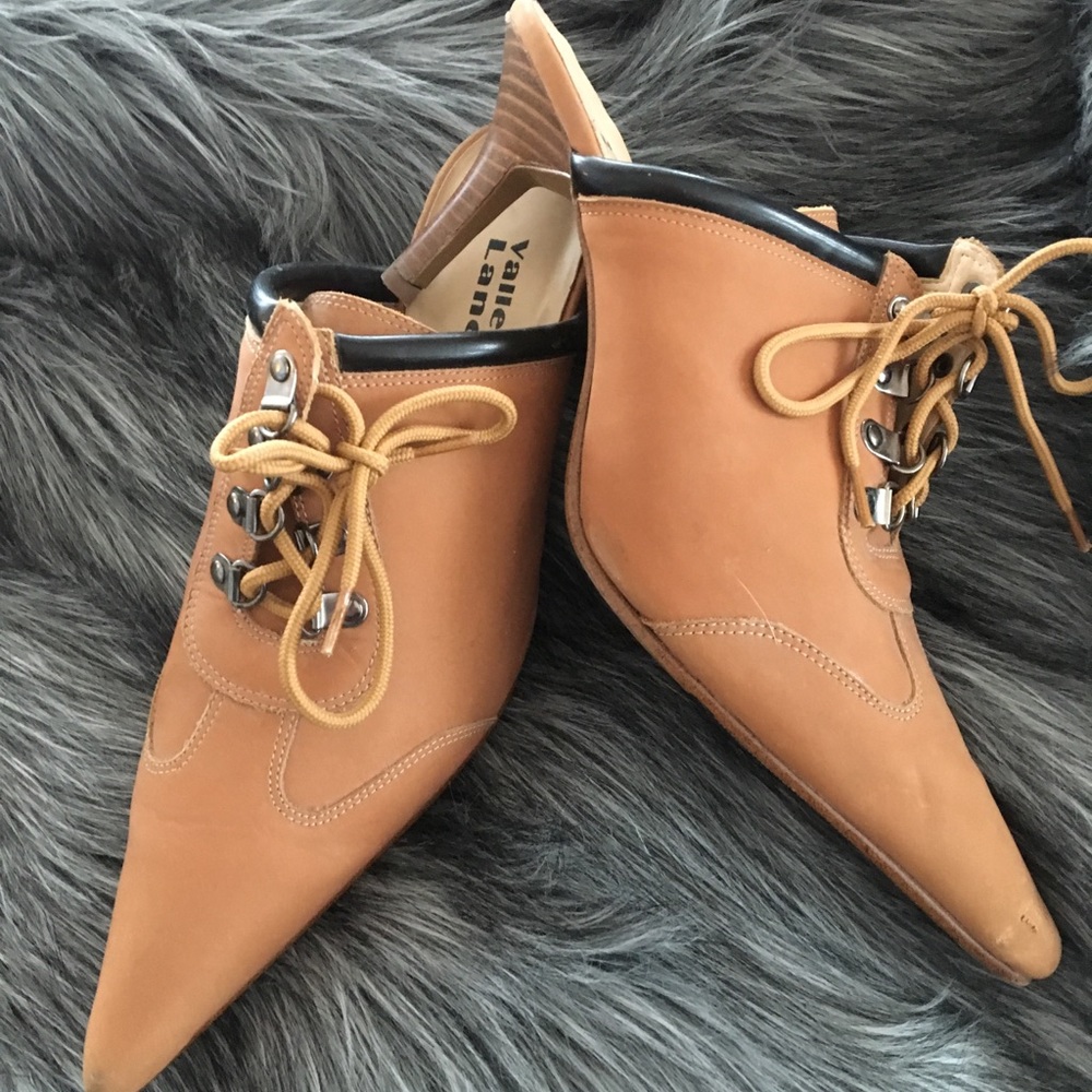 Heels - Picture 2 of 3